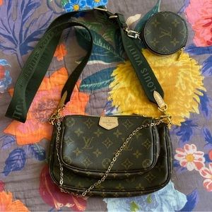 AUTHENTIC Louis Vuitton Multi Pouchette